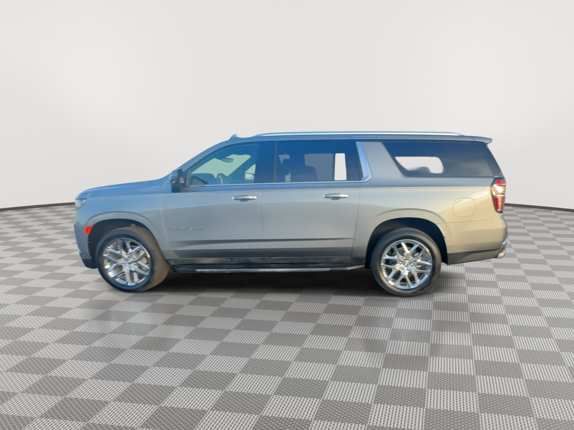 Used 2024 Chevrolet Suburban High Country w/ Advanced Technology Package image 6