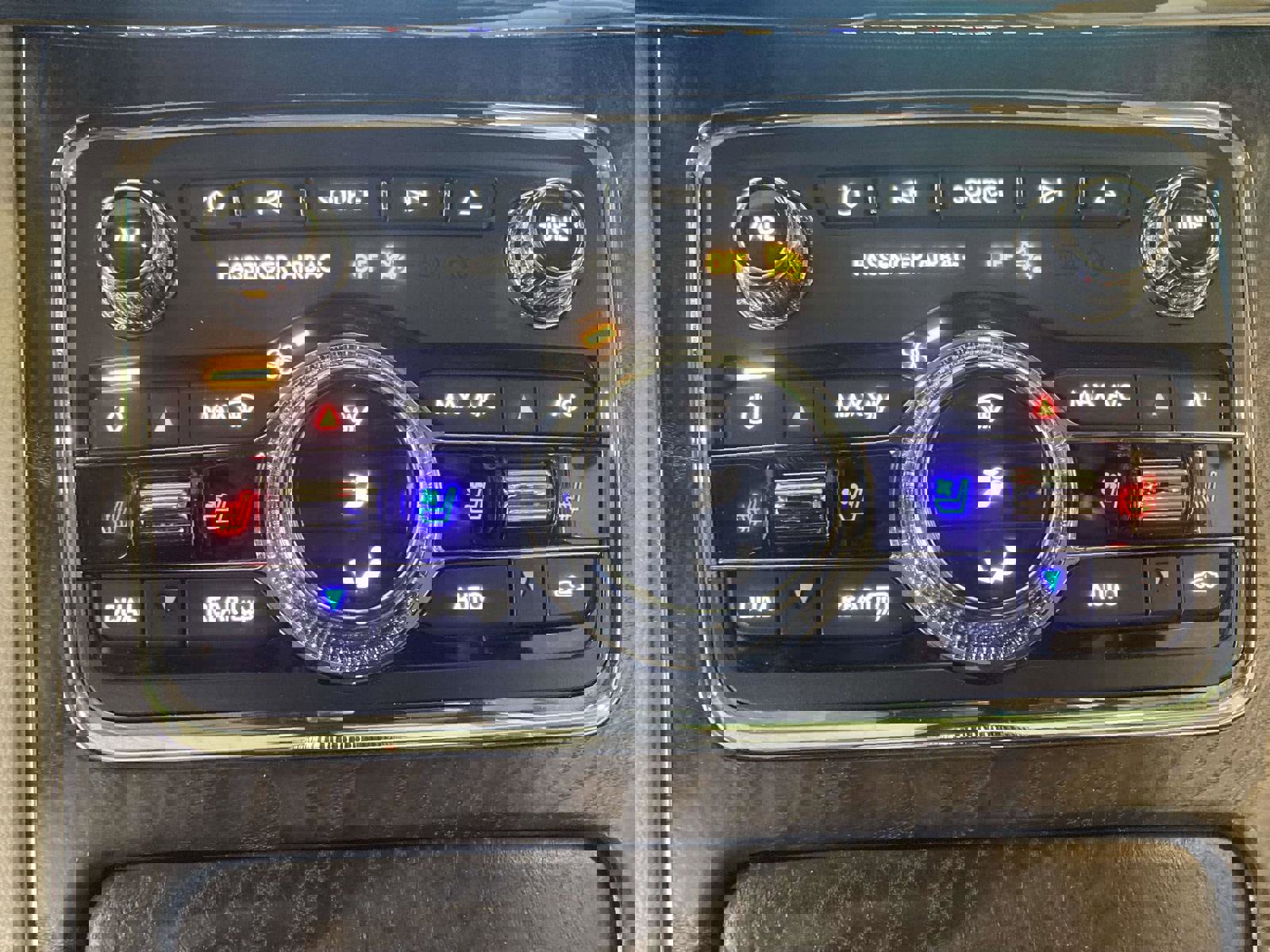 Used 2017 Lincoln Continental Reserve w/ Technology Package image 23