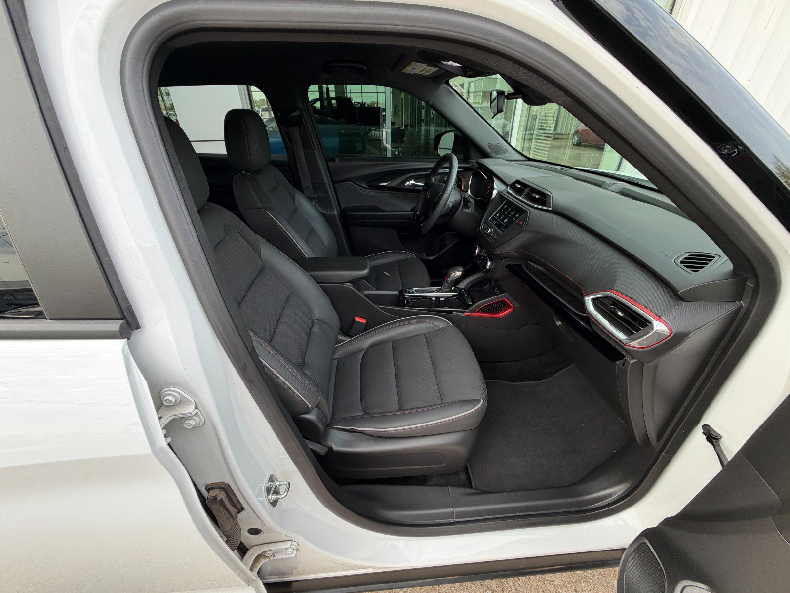 Certified 2023 Chevrolet TrailBlazer RS FWD image 24