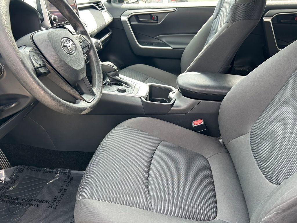 Used 2024 Toyota RAV4 LE AWD/4WD image 11