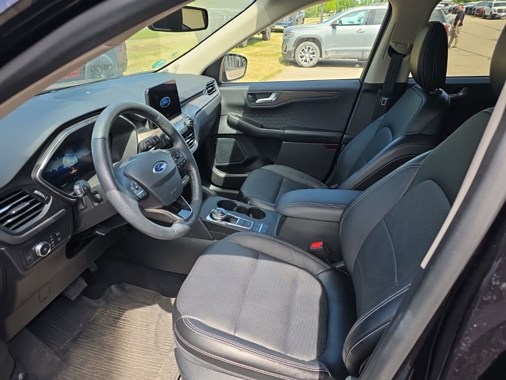Used 2020 Ford Escape Titanium AWD/4WD image 5