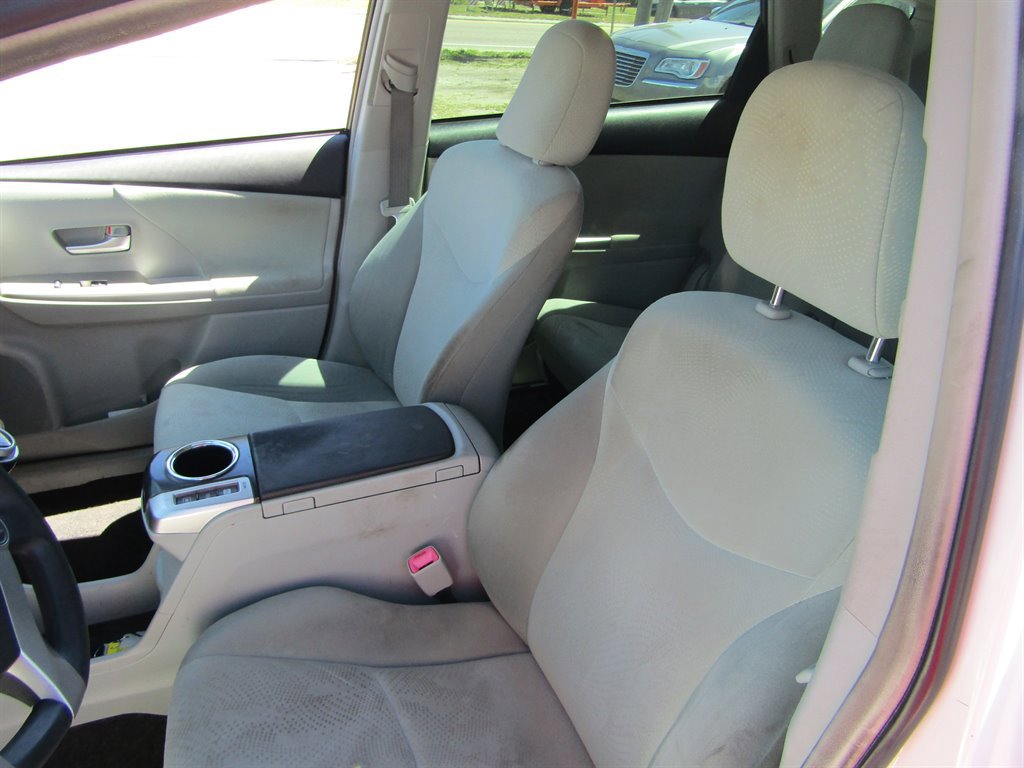 Used 2014 Toyota Prius V Two FWD image 9