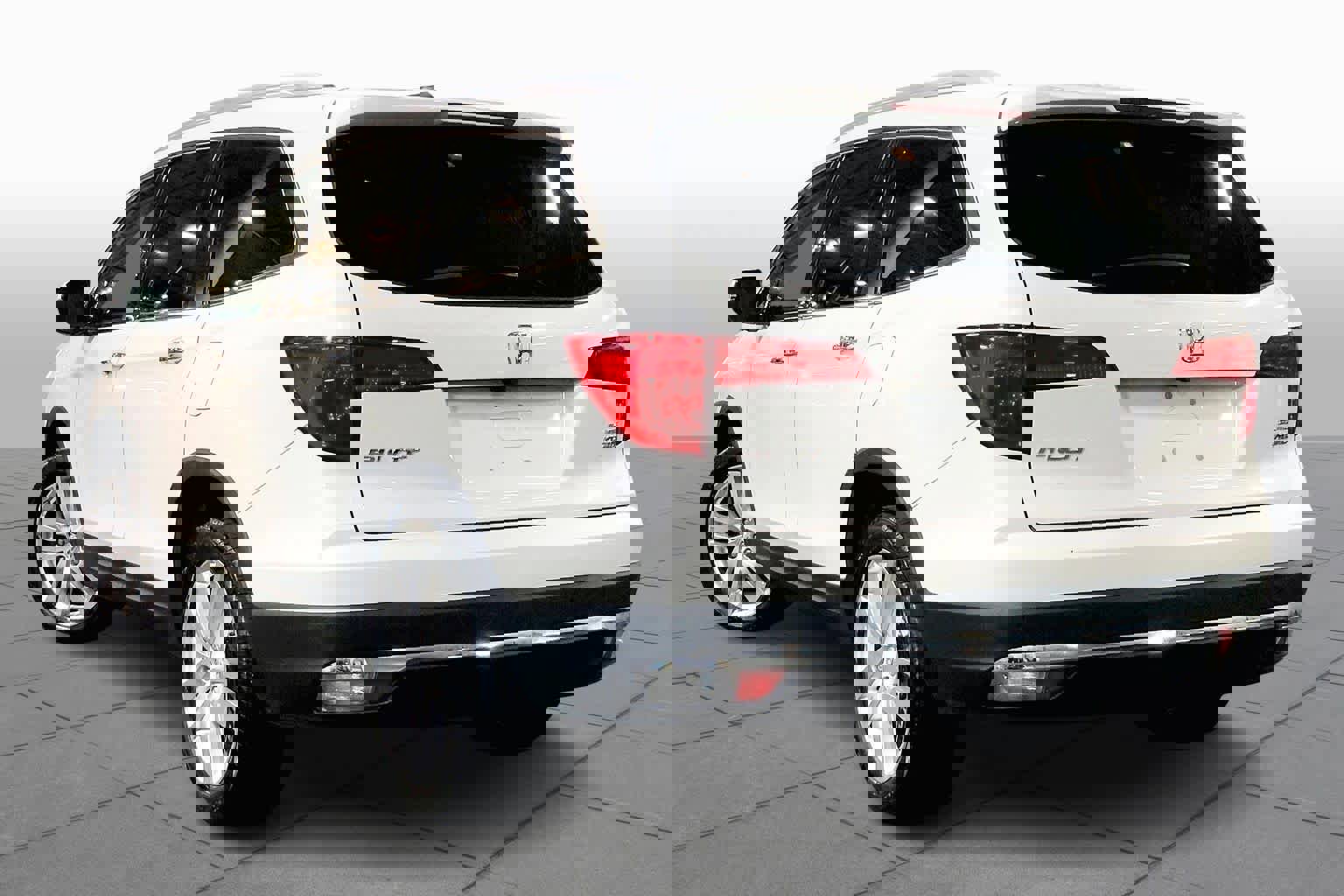 Used 2018 Honda Pilot Elite image 11