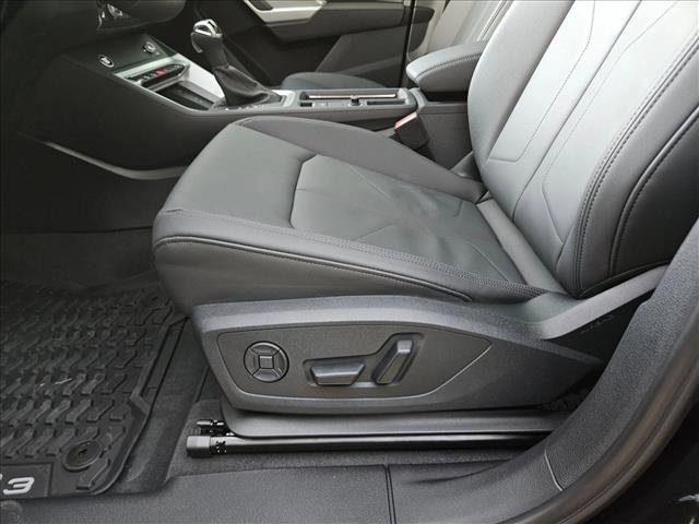 Used 2025 Audi Q3 2.0T Premium w/ Convenience Package image 4