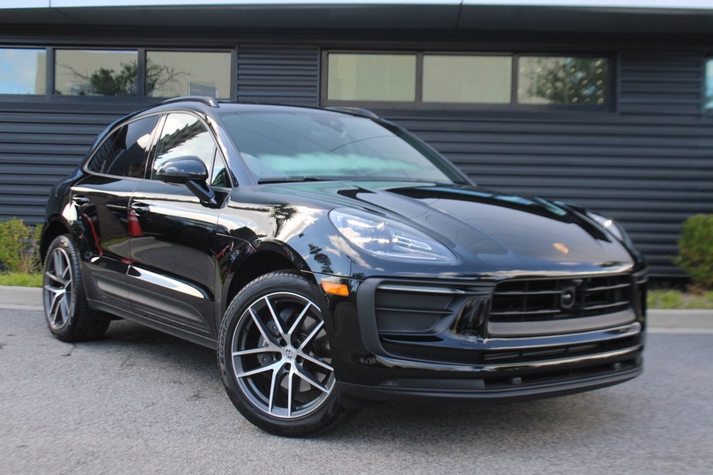 Used 2025 Porsche Macan image 9