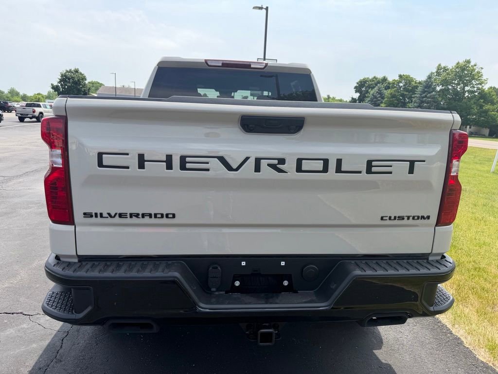 New 2026 Chevrolet Silverado 1500 Custom Trail Boss w/ Dark Appearance Package AWD/4WD image 4