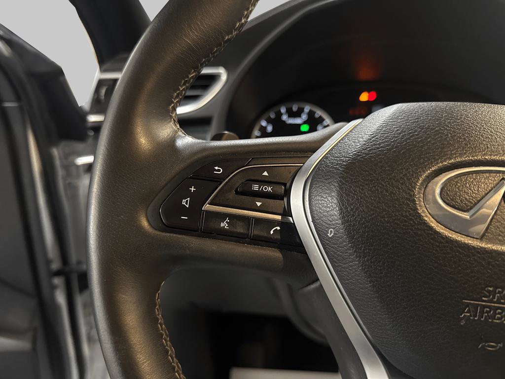 Used 2023 INFINITI QX50 Sport image 17