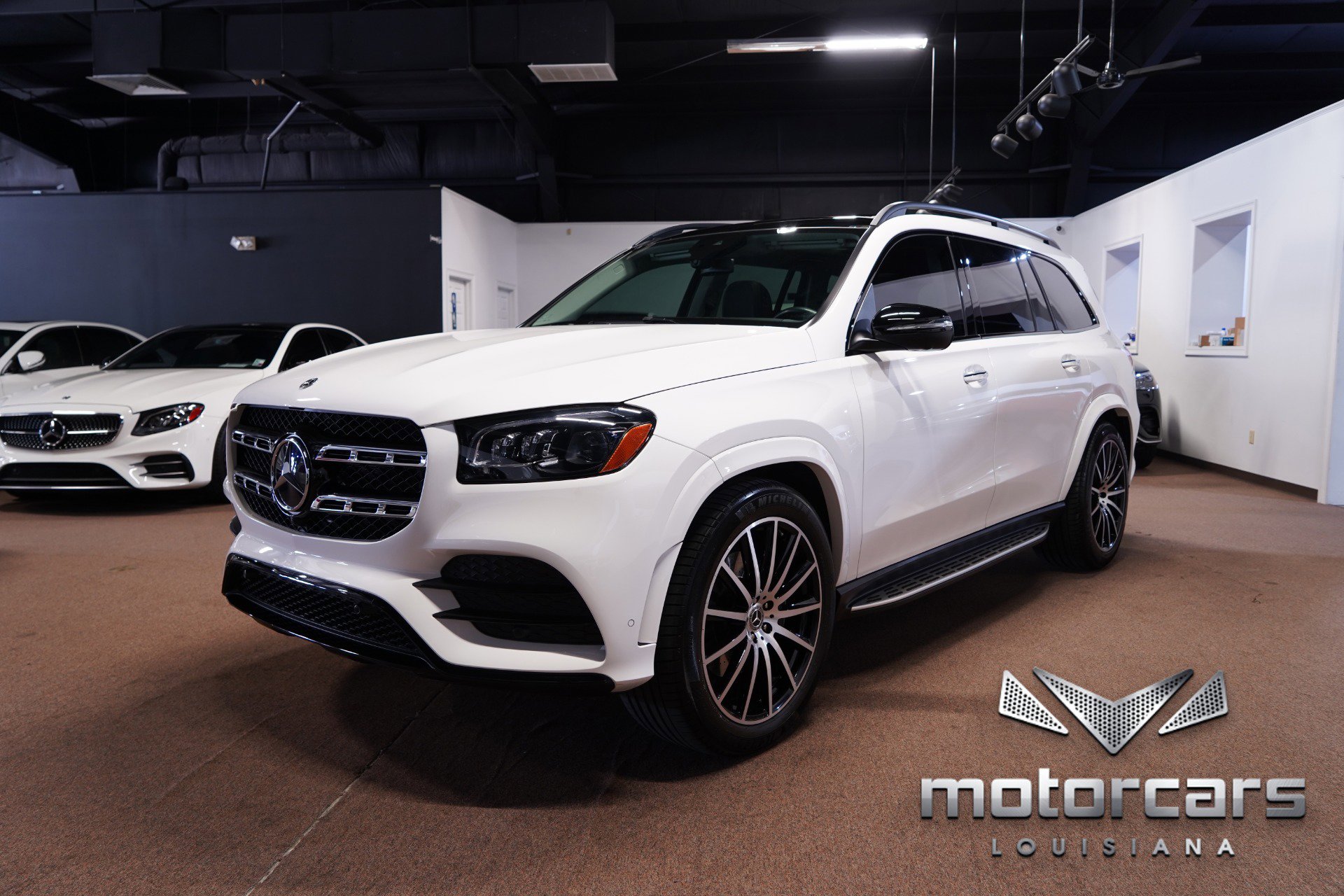 Used 2023 Mercedes-Benz GLS 450 4MATIC w/ AMG Line Exterior image 3