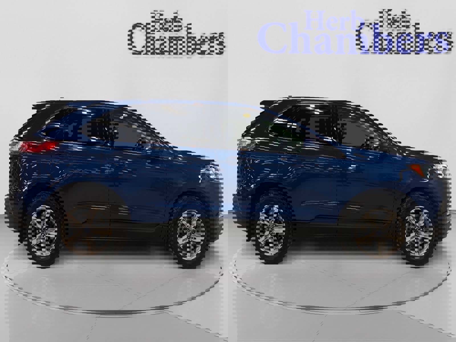 Used 2022 Ford Edge SEL w/ Convenience Package image 2