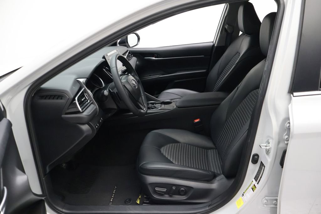 Used 2024 Toyota Camry SE w/ Convenience Package image 14