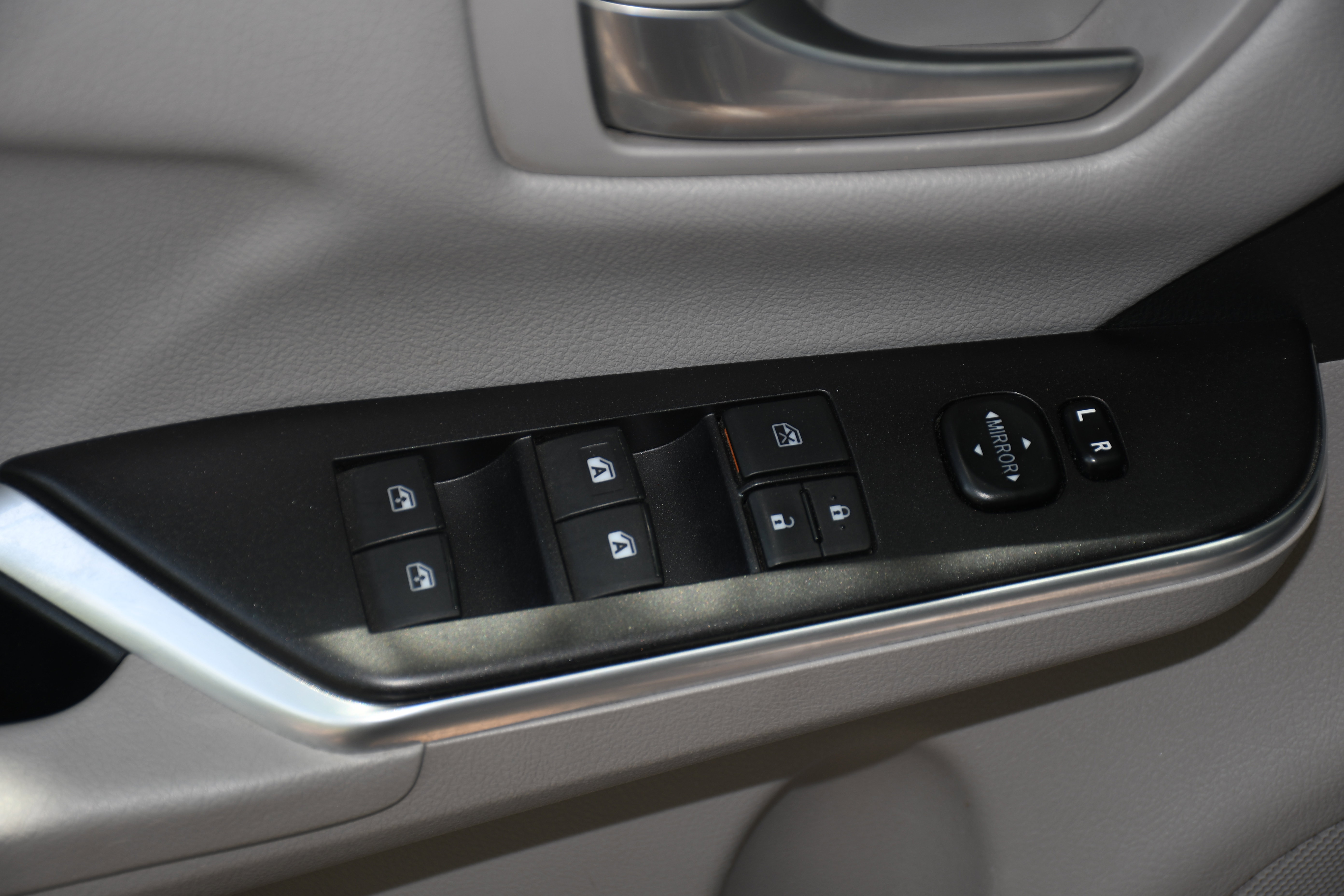 Used 2017 Toyota Camry LE FWD image 10