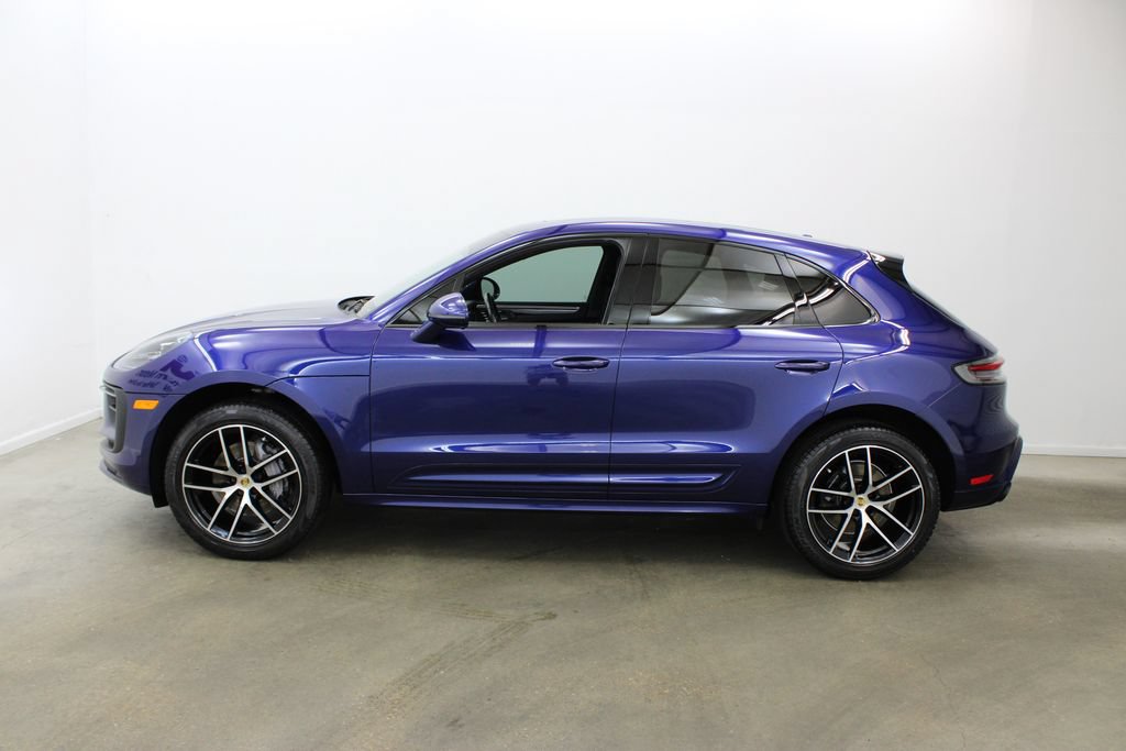 Certified 2023 Porsche Macan AWD/4WD image 2