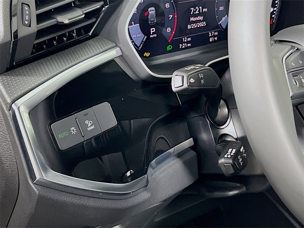 New 2025 Audi Q3 2.0T Premium image 10
