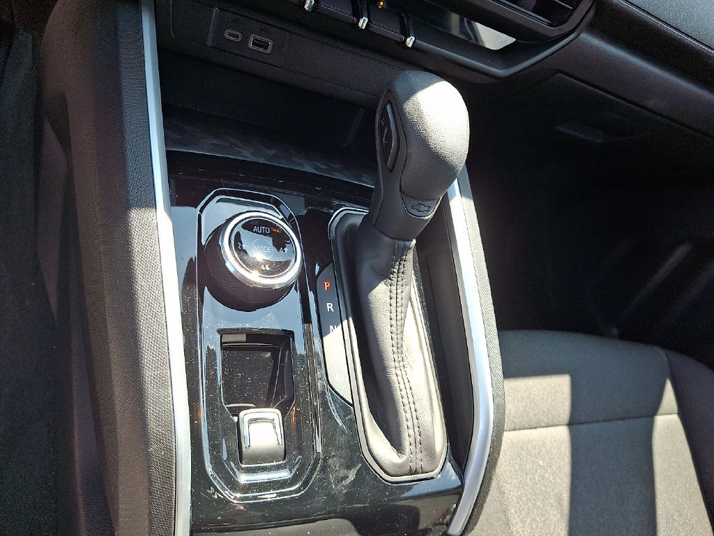Used 2024 Chevrolet Colorado Trail Boss w/ Technology Package AWD/4WD image 22