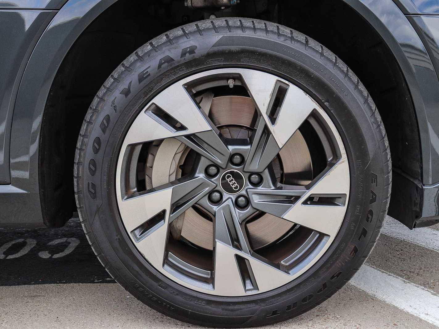 Used 2023 Audi e-tron Premium w/ Convenience Plus Package AWD/4WD image 8