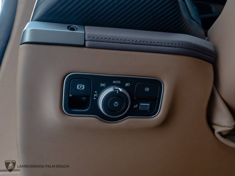 Used 2025 Aston Martin Vanquish image 29