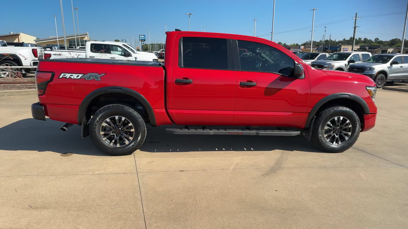 Used 2022 Nissan Titan PRO-4X w/ Pro-4x Utility Package AWD/4WD image 8