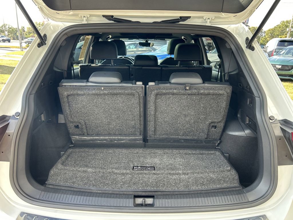 Used 2021 Volkswagen Tiguan SE R-Line image 11