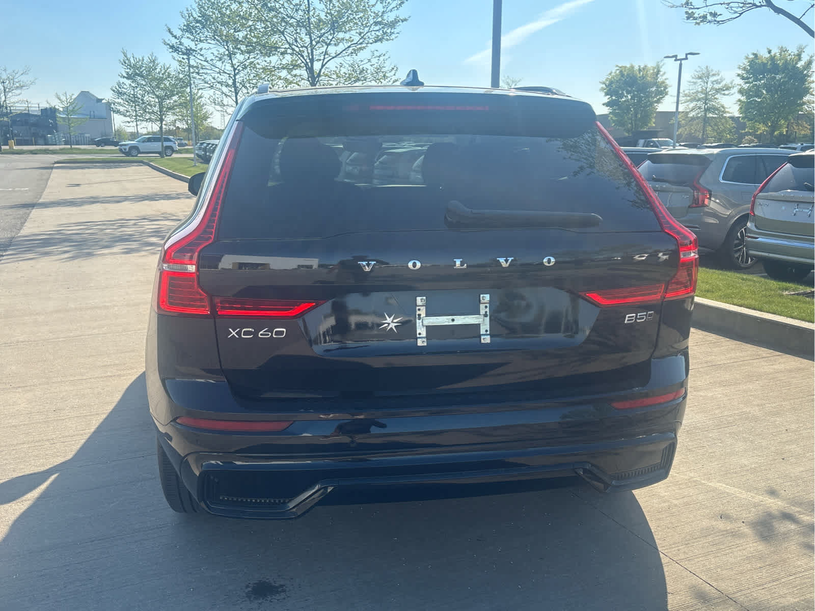 Used 2024 Volvo XC60 B5 Core w/ Climate Package AWD/4WD image 5