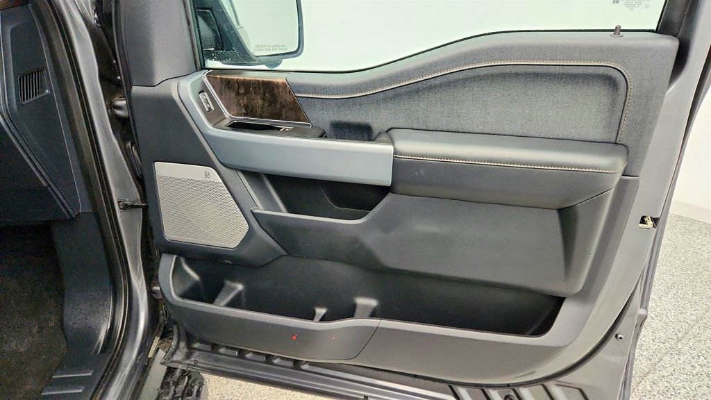 Used 2023 Ford F150 Lightning Lariat image 23