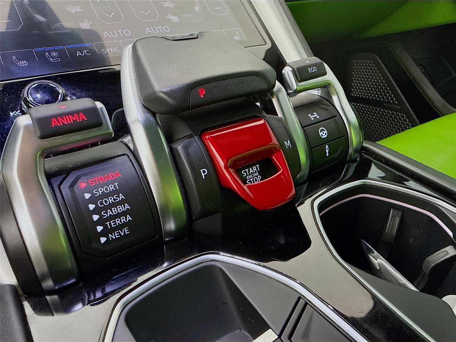 Used 2019 Lamborghini Urus image 12