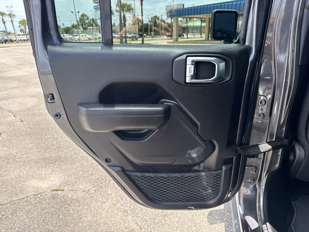 Used 2026 Jeep Gladiator Mojave AWD/4WD image 15