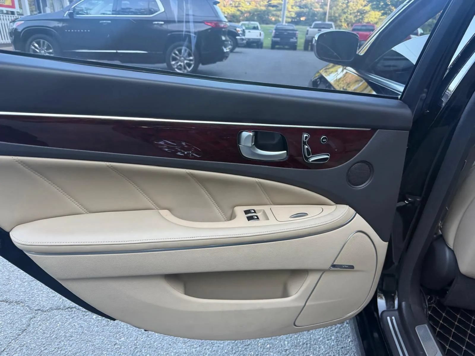 Used 2012 Hyundai Equus Signature RWD image 9