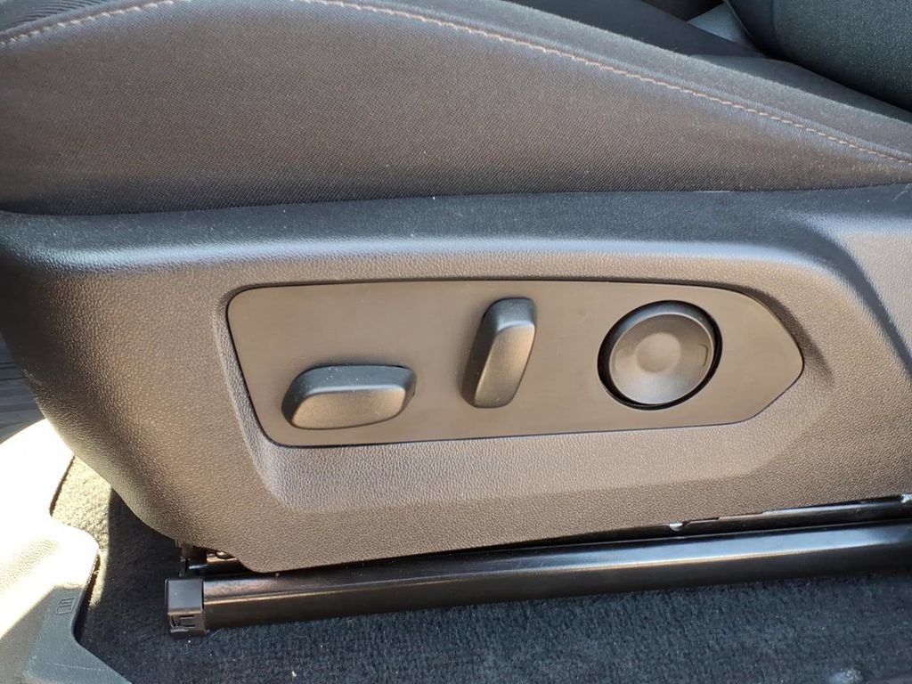 Used 2024 Chevrolet Colorado Trail Boss w/ Technology Package AWD/4WD image 12