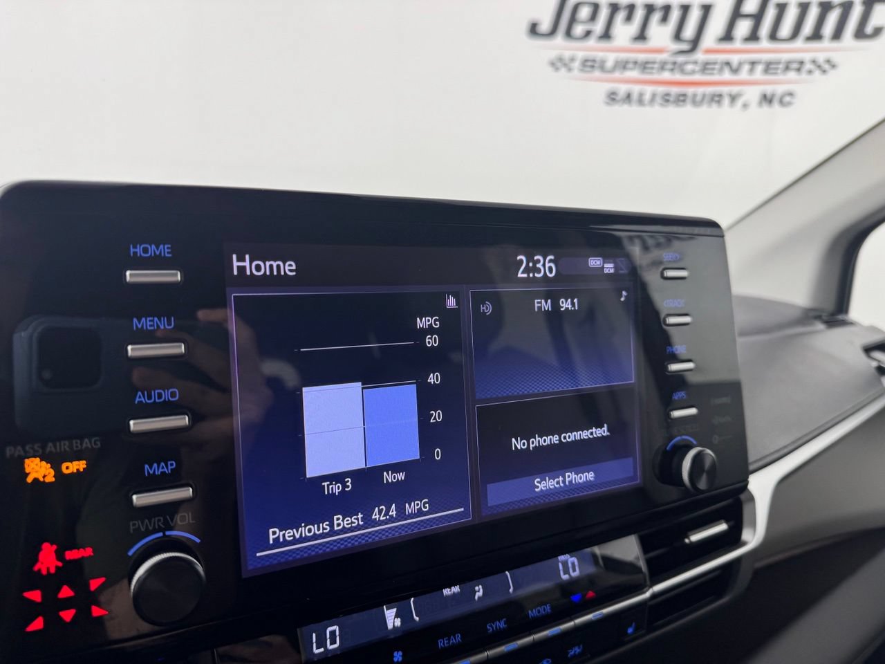 Used 2023 Toyota Sienna XLE FWD image 16