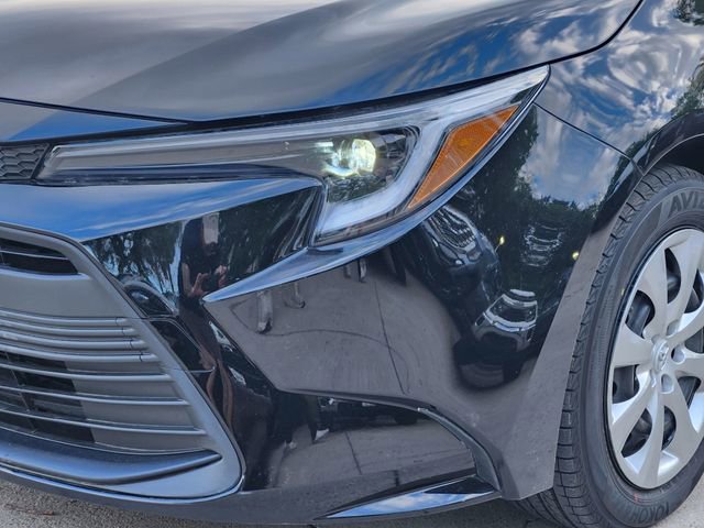 Used 2025 Toyota Corolla LE image 7