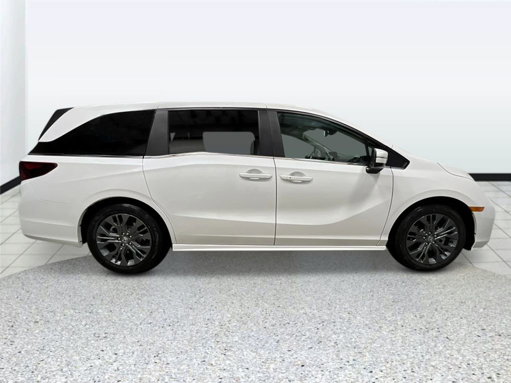 New 2026 Honda Odyssey Touring image 2