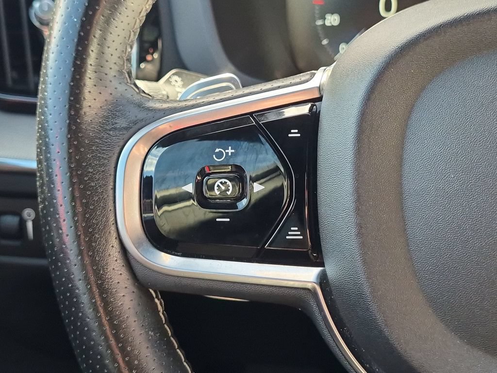 Used 2019 Volvo XC60 T8 R-Design w/ Advanced Package AWD/4WD image 19