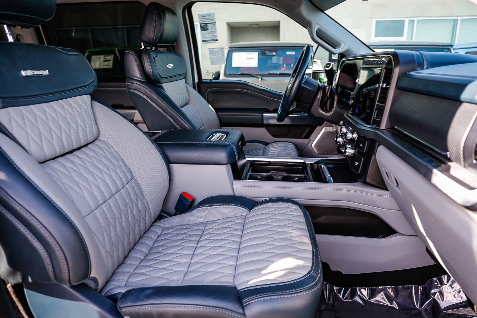 Used 2024 Ford F450 Limited w/ FX4 Off-Road Package image 17