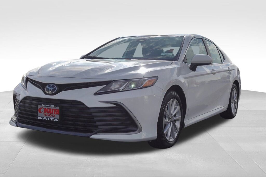 Used 2023 Toyota Camry LE image 8