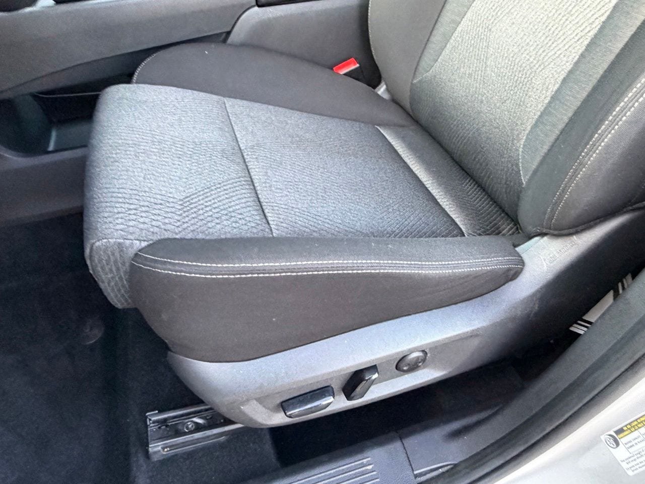 Certified 2025 Nissan Rogue SV FWD image 29