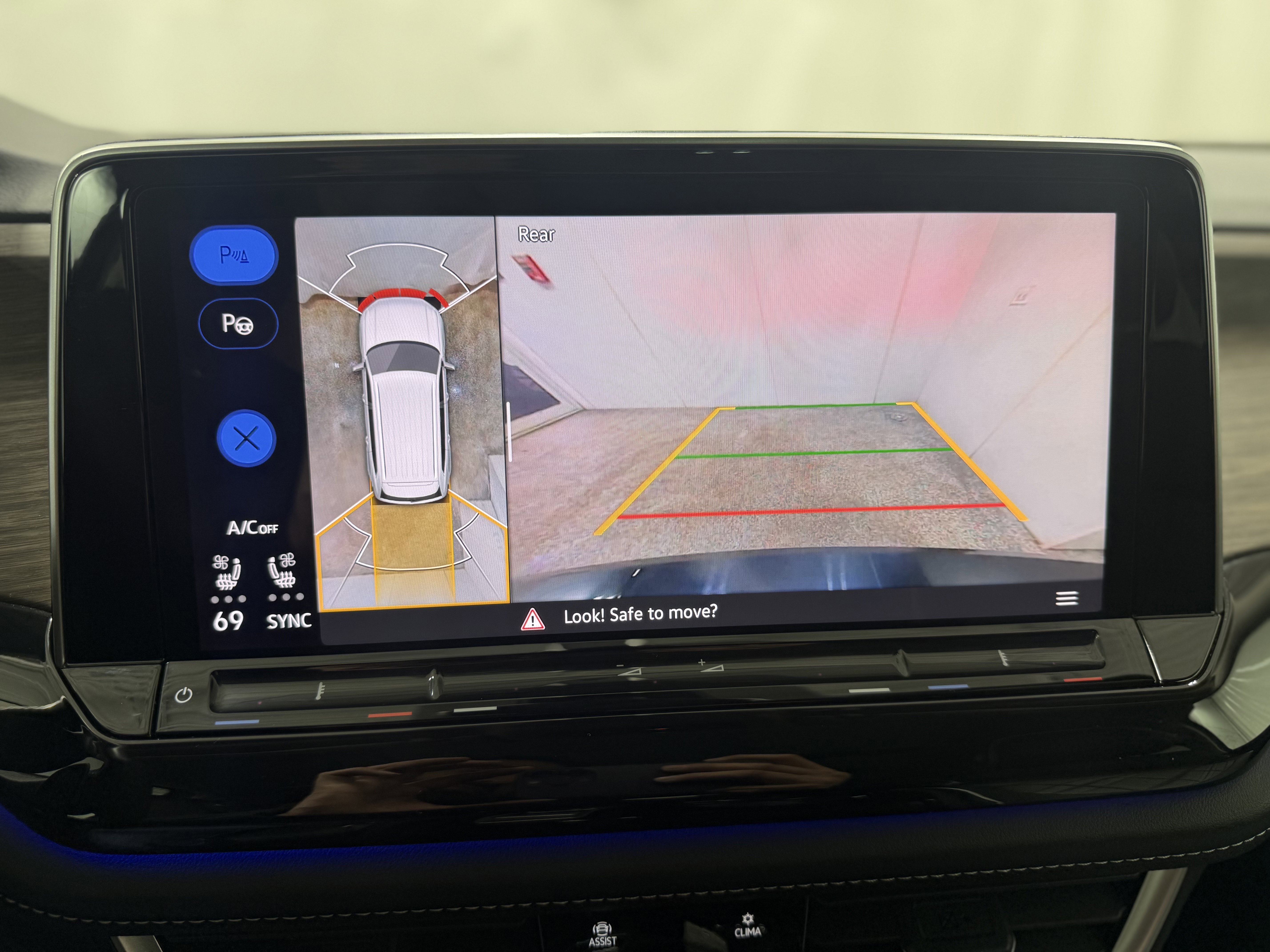 Used 2024 Volkswagen Atlas SEL Premium R-Line image 19