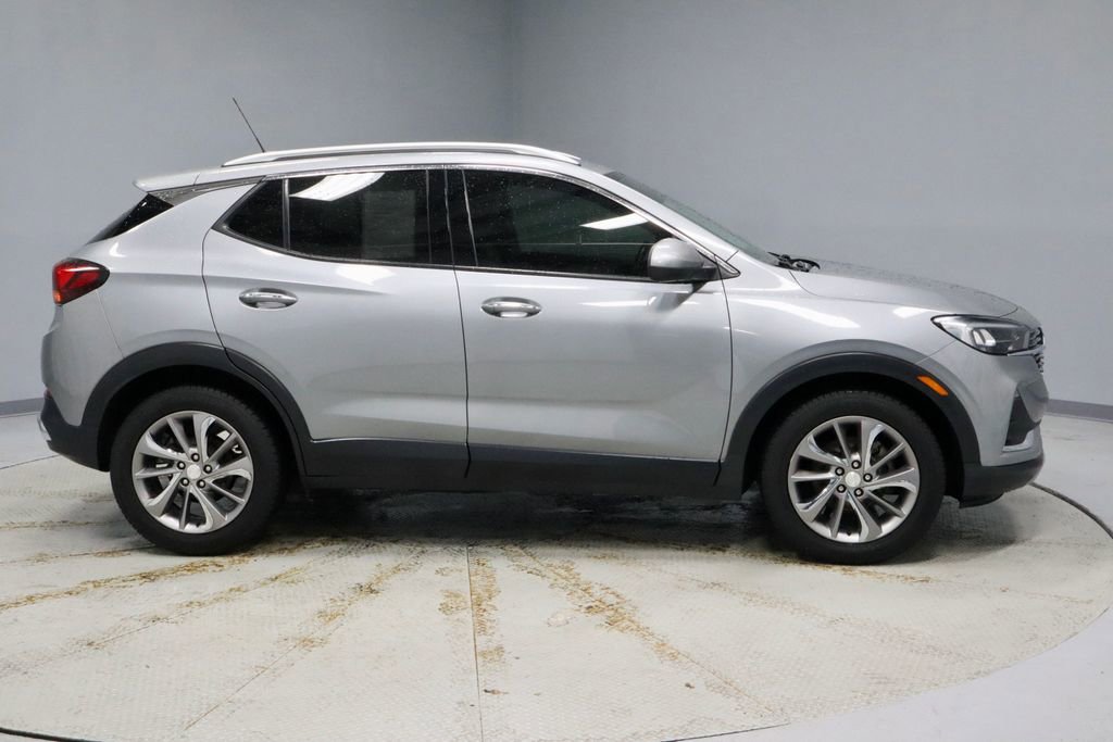 Used 2023 Buick Encore GX Essence w/ Experience Buick Package image 5