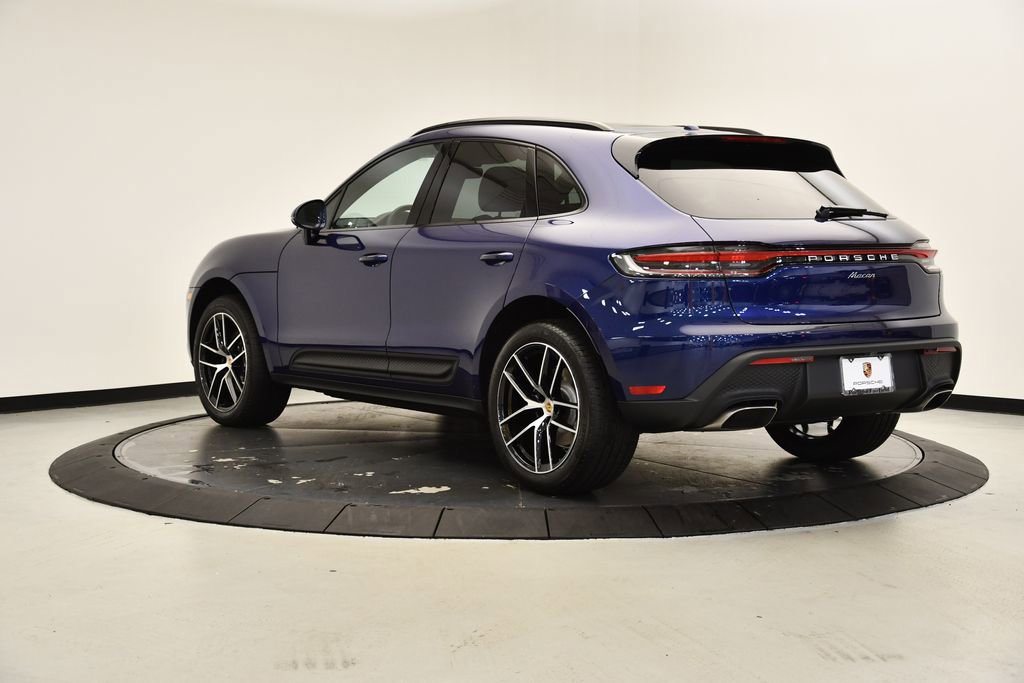 Certified 2025 Porsche Macan image 3