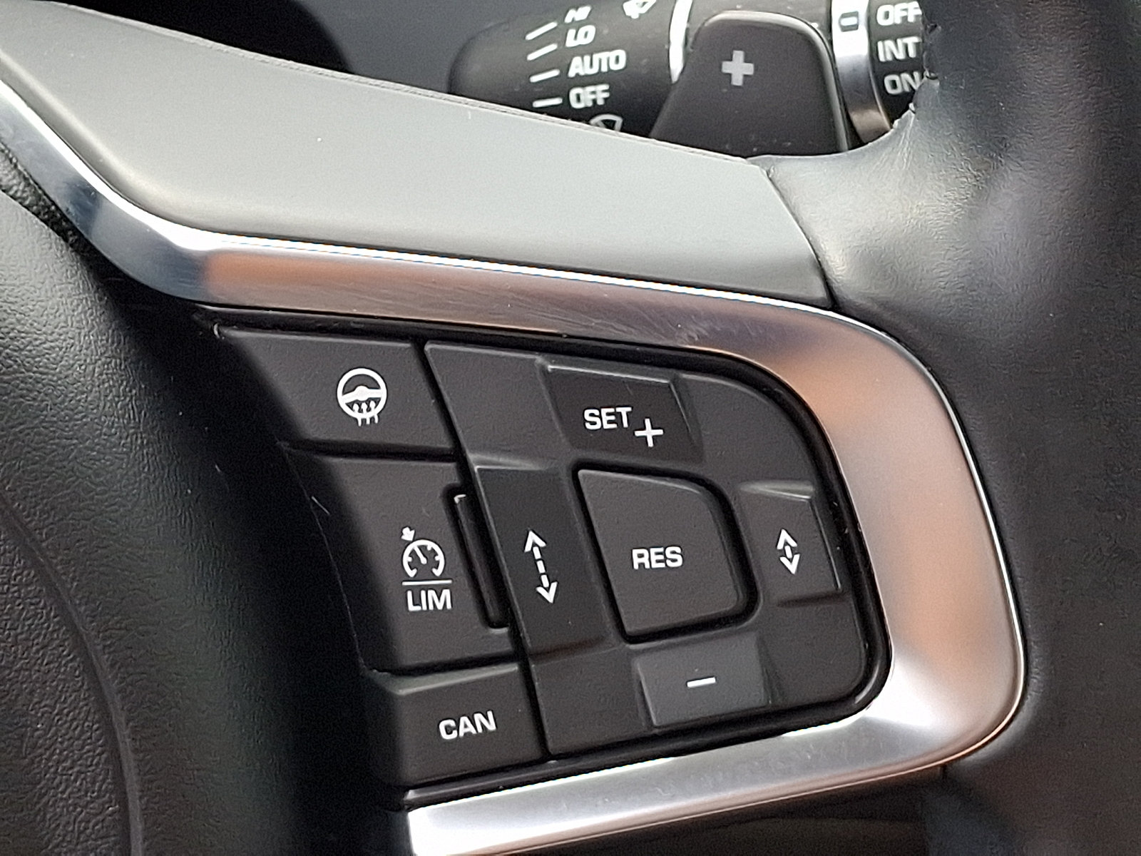 Used 2020 Jaguar E-PACE SE AWD/4WD image 22