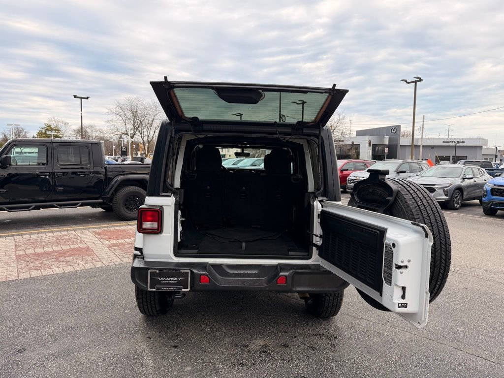 Used 2022 Jeep Wrangler Unlimited Sahara image 7