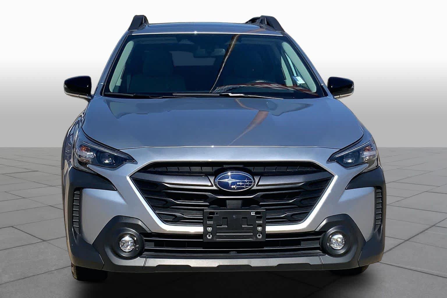 Used 2025 Subaru Outback Premium AWD/4WD image 4