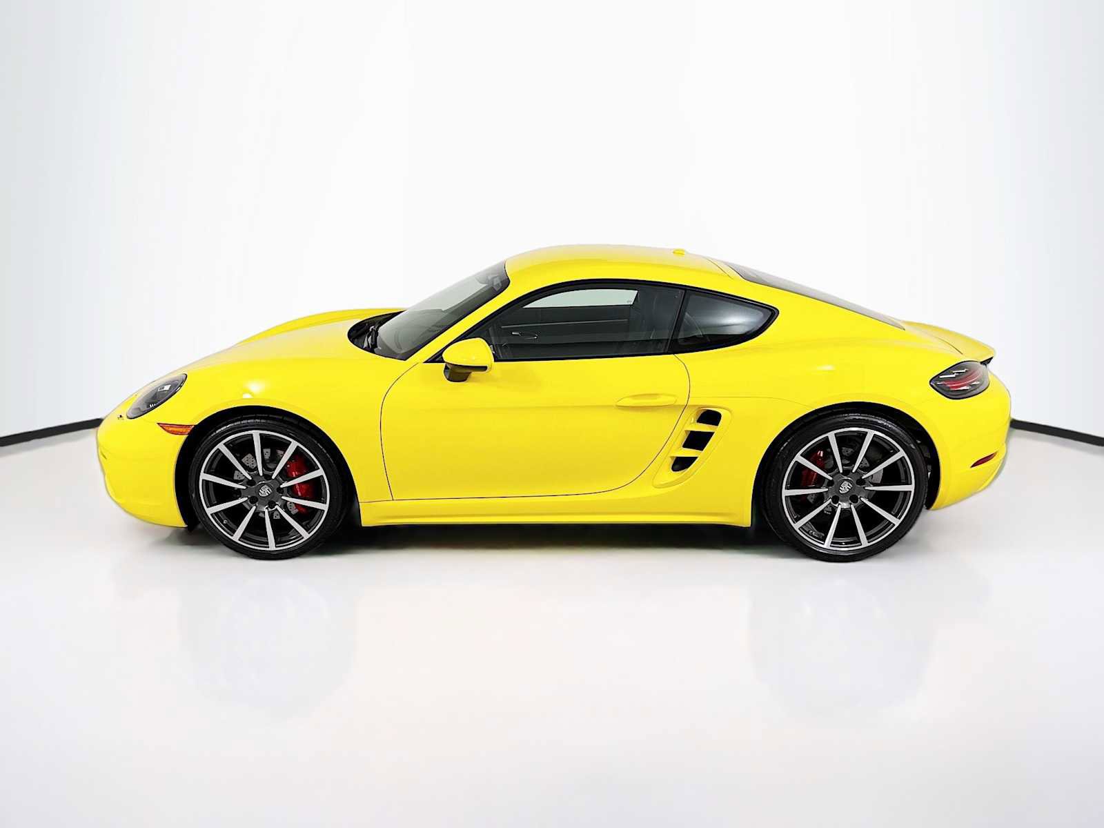 Used 2023 Porsche 718 Cayman S image 2