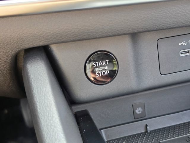 Used 2025 Nissan Rogue SL w/ Tech Package image 40