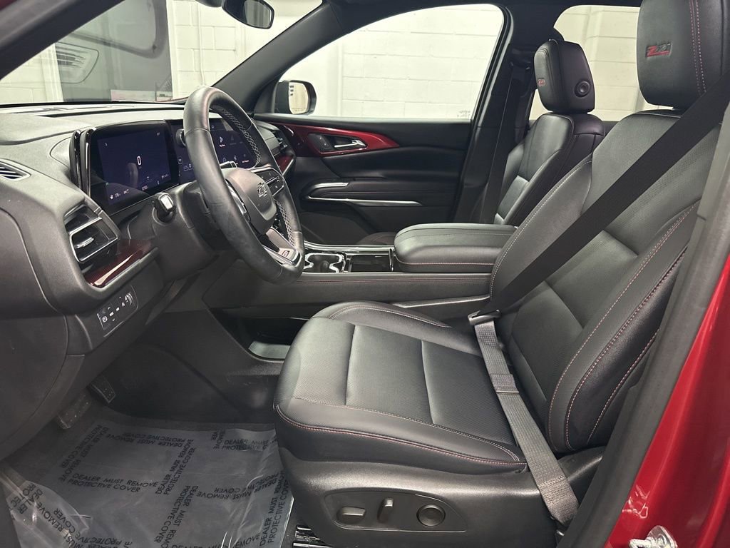Used 2025 Chevrolet Traverse Z71 image 19