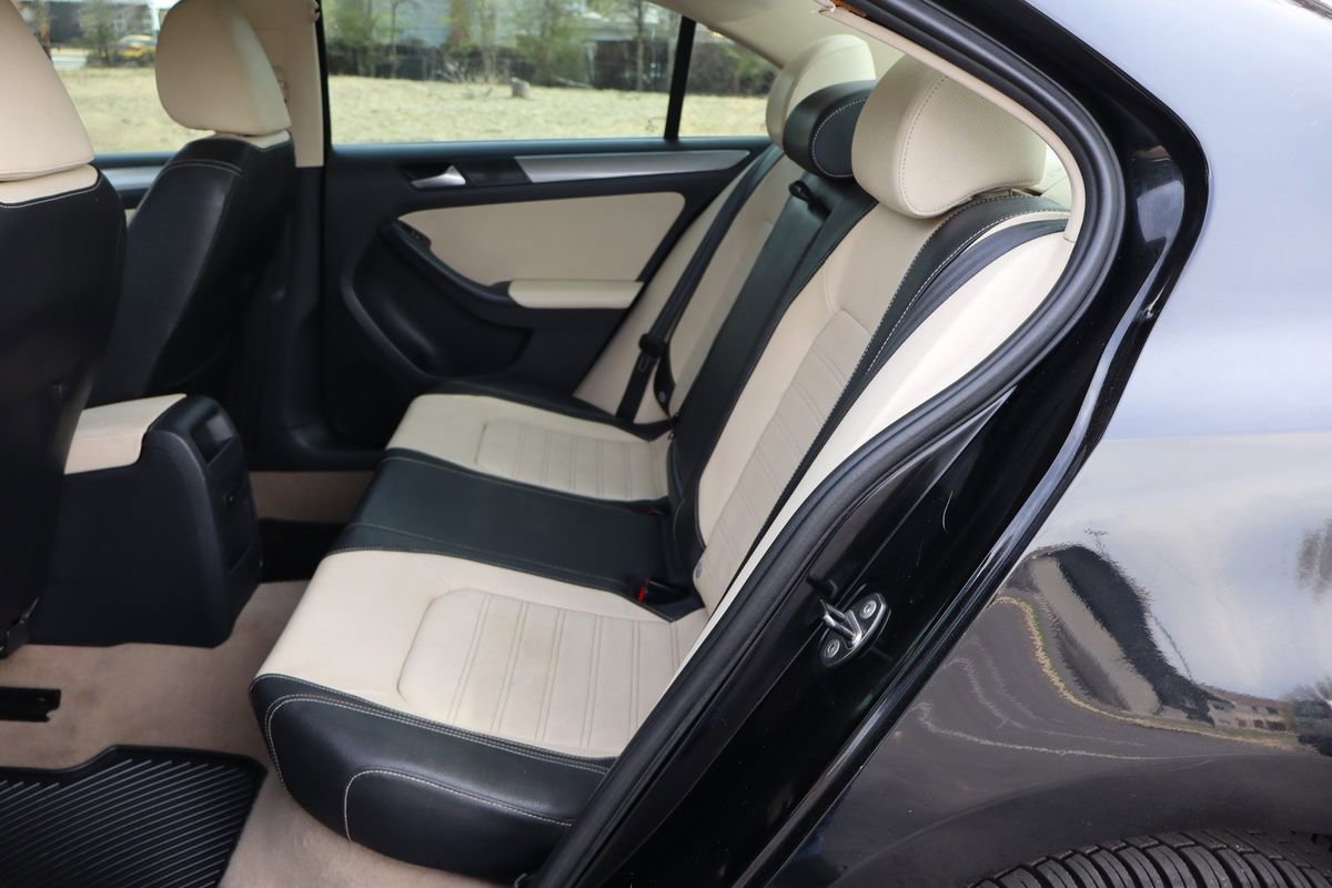 Used 2012 Volkswagen Jetta SEL FWD image 20