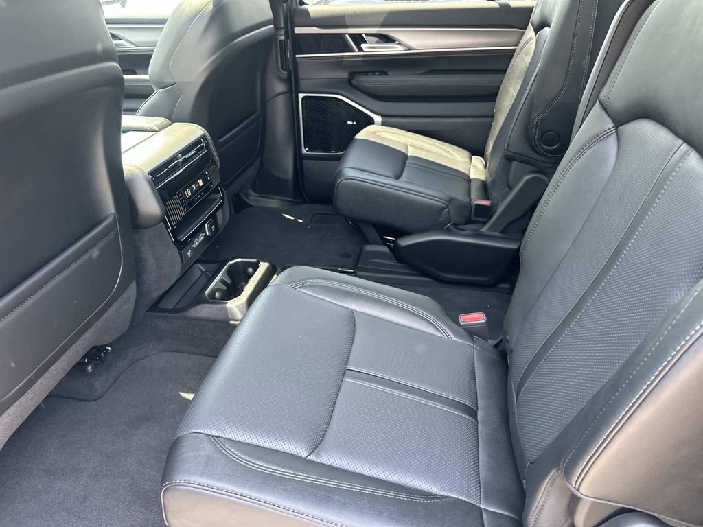 New 2026 Jeep Grand Wagoneer Limited w/ Premium Group II AWD/4WD image 16