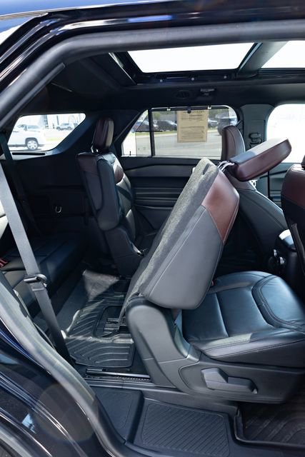 Used 2023 Ford Explorer Platinum w/ Technology Package image 28