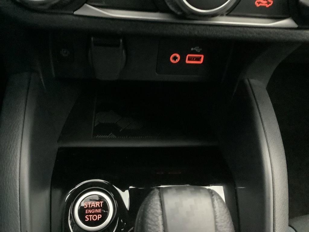 Used 2025 Nissan Versa SV w/ Trunk Package image 27