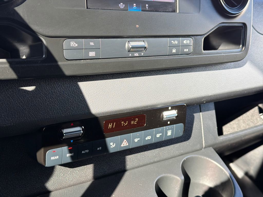 Used 2024 Mercedes-Benz Sprinter 2500 image 28