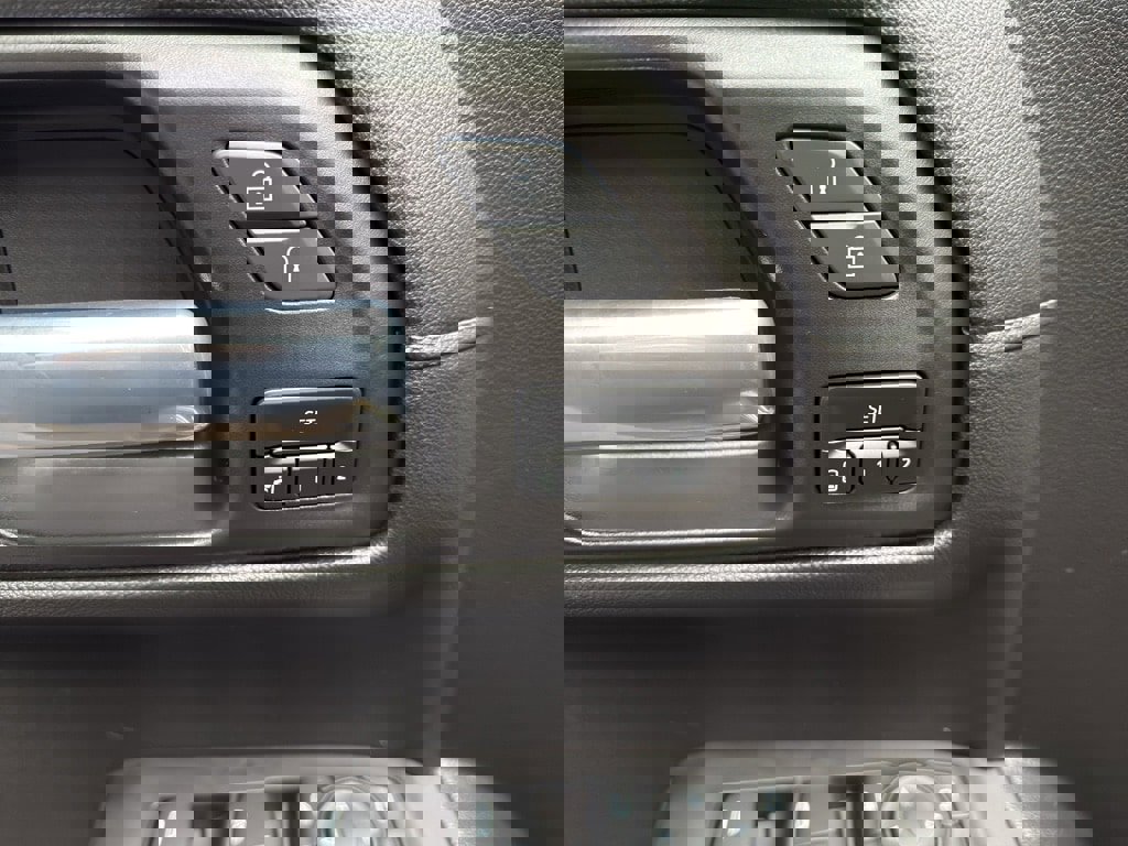 Used 2021 Chevrolet Silverado 1500 High Country w/ Technology Package image 14